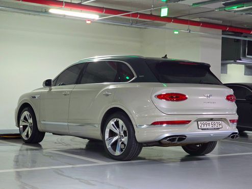 Bentley Bentayga 4.0 V8 EWB First Edition — пробег 12 800 км — фото 4 из 5