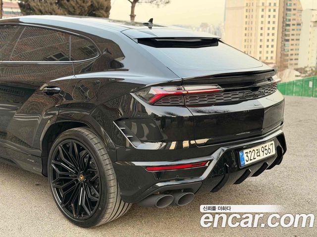 Lamborghini Urus из Кореи Encar