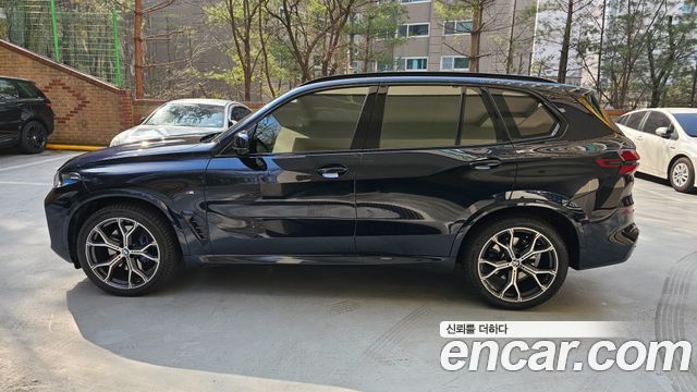 BMW X5 xDrive 40i M Sport — пробег 15 400 км — фото 4 из 5
