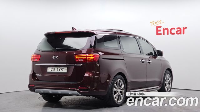 Kia Carnival из Кореи Encar