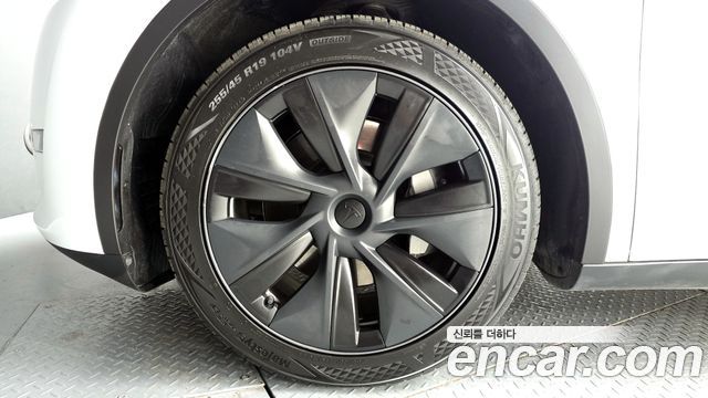 Tesla Model Y Long Range AWD — пробег 32 851 км — фото 5 из 5
