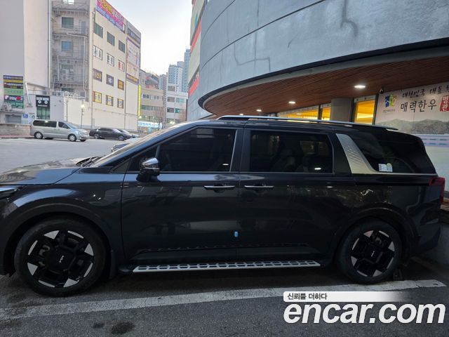 Kia Carnival 9-Seater Prestige — пробег 22 200 км — фото 2 из 5
