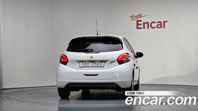 Peugeot 208 из Кореи Encar