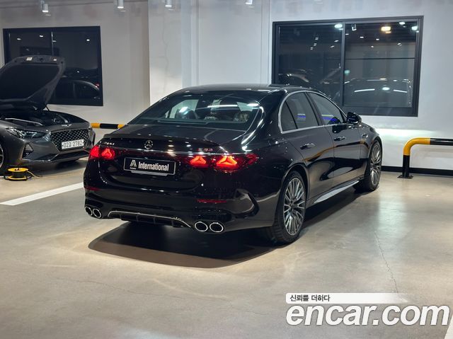 Mercedes-Benz E-Class AMG E53e 4MATIC+ — пробег 48 км — фото 2 из 5