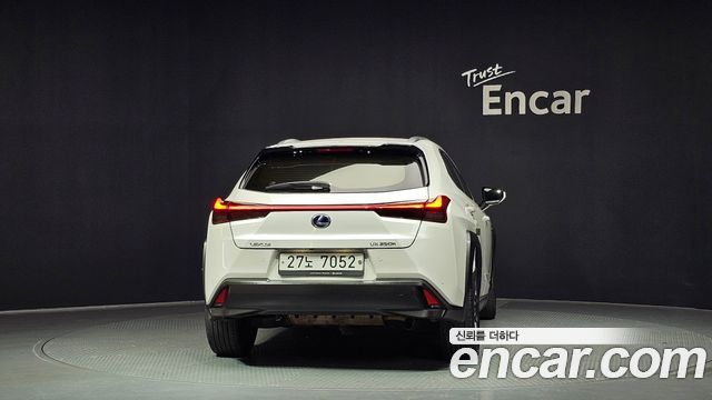 Lexus UX из Кореи Encar