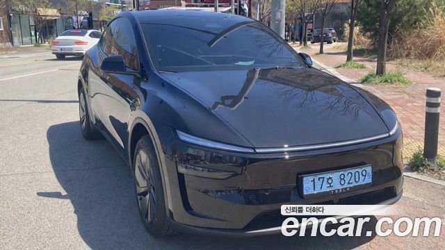 Tesla Model Y Premium RWD — пробег 700 км — фото 2 из 5