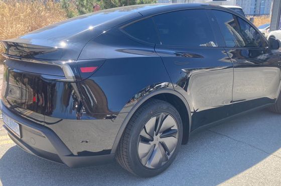Tesla Model Y Premium RWD — пробег 700 км — фото 4 из 5