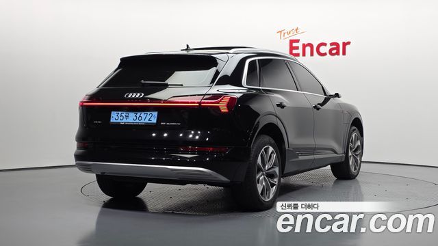 Audi e-tron 55 Quattro — пробег 69 673 км — фото 2 из 5
