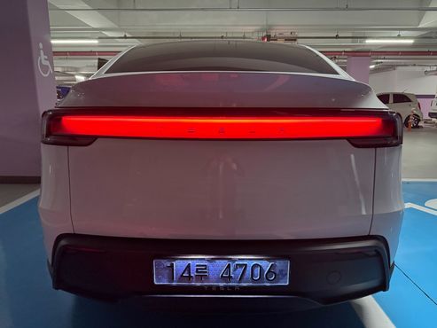 Tesla Model Y Premium RWD — пробег 1 210 км — фото 5 из 5
