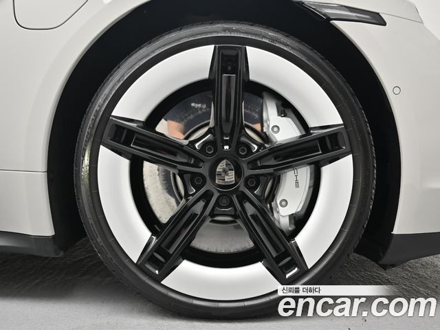 Porsche Taycan из Кореи Encar