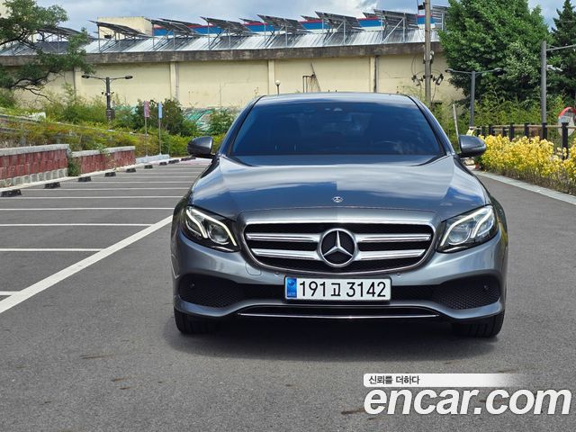 Mercedes-Benz E-Class E220d Avantgarde — пробег 104 000 км — фото 1 из 5
