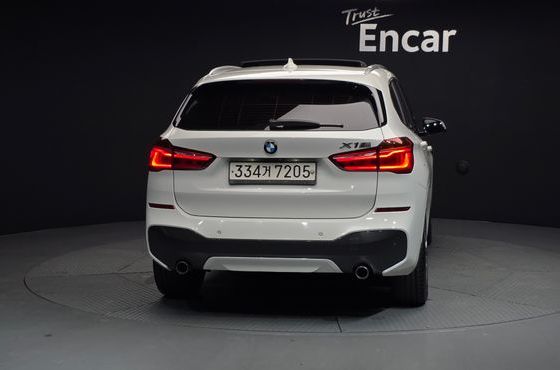 BMW X1 xDrive 20d M Sport package — пробег 81 426 км — фото 4 из 5