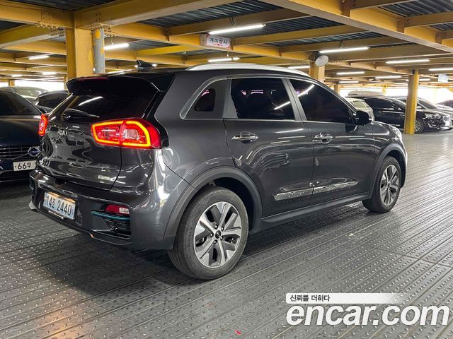 Kia Niro Noblesse — пробег 87 229 км — фото 4 из 5