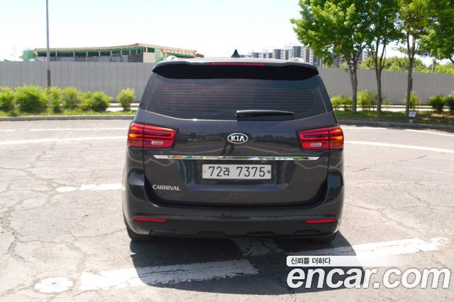 Kia Carnival из Кореи Encar