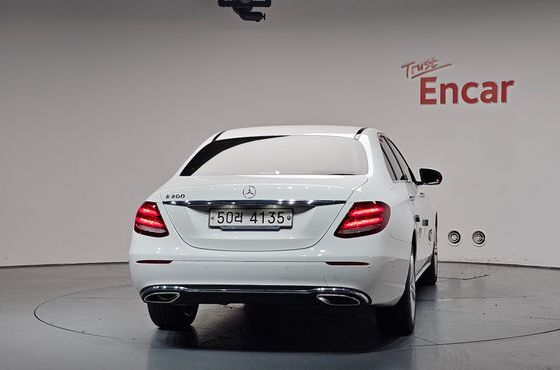 Mercedes-Benz E-Class E200 Avantgarde — пробег 86 673 км — фото 4 из 5