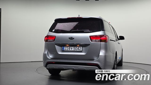 Kia Carnival из Кореи Encar