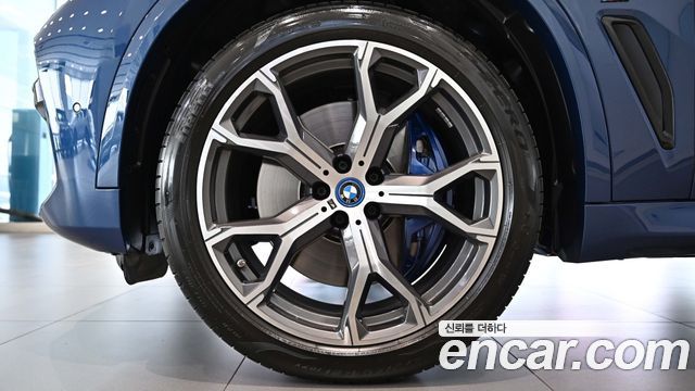 BMW X5 xDrive 45e M Sport — пробег 52 968 км — фото 5 из 5