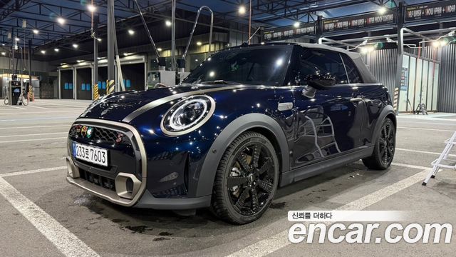 Mini Cooper Convertible Resolute Edition 3rd Gen — пробег 12 000 км — фото 1 из 5