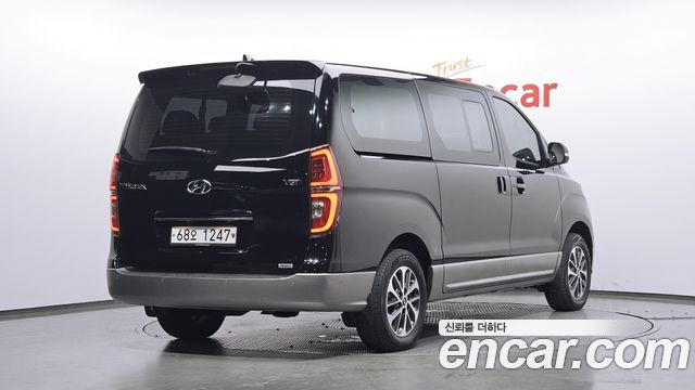 Hyundai Starex 4WD Urban 9-Seater Exclusive — пробег 124 445 км — фото 2 из 5