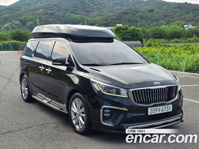 Kia Carnival 7-Seater Hi-Limousine President — пробег 90 500 км — фото 2 из 5