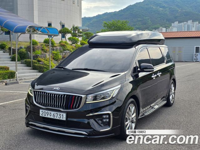 Kia Carnival 7-Seater Hi-Limousine President — пробег 90 500 км — фото 3 из 5