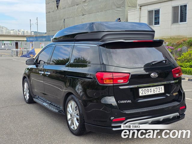 Kia Carnival 7-Seater Hi-Limousine President — пробег 90 500 км — фото 4 из 5
