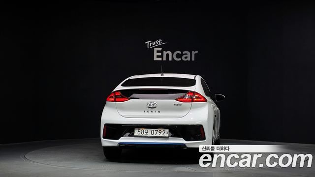 Hyundai Ioniq из Кореи Encar