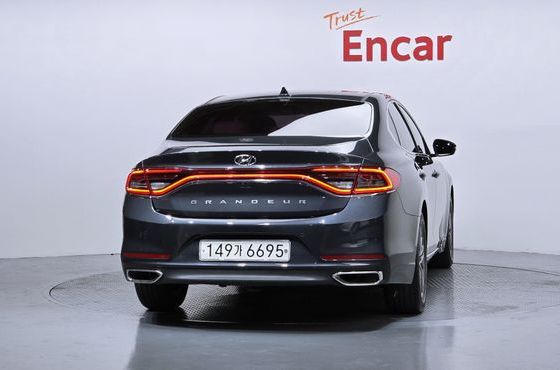 Hyundai Grandeur 2.4 Premium — пробег 72 765 км — фото 4 из 5