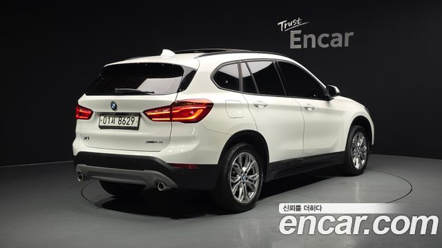 BMW X1 xDrive 18d Joy — пробег 65 717 км — фото 2 из 5