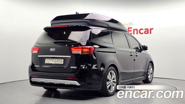 Kia Carnival из Кореи Encar