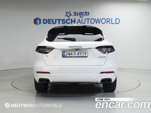 Maserati Levante из Кореи Encar