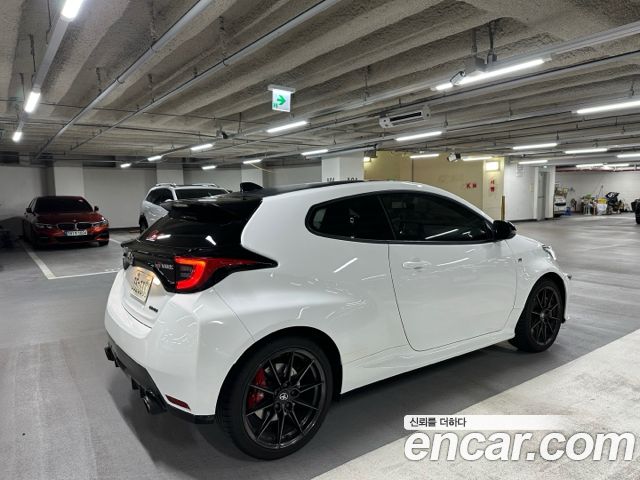 Toyota Yaris(Vitz) из Кореи Encar