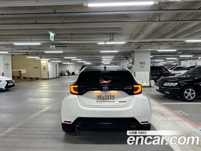 Toyota Yaris(Vitz) из Кореи Encar