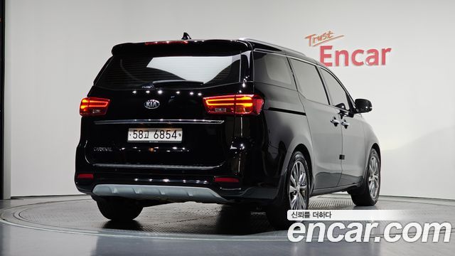 Kia Carnival из Кореи Encar