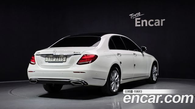 Mercedes-Benz E-Class из Кореи Encar