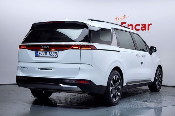 Kia Carnival 9-Seater Signature — пробег 65 830 км — фото 2 из 5