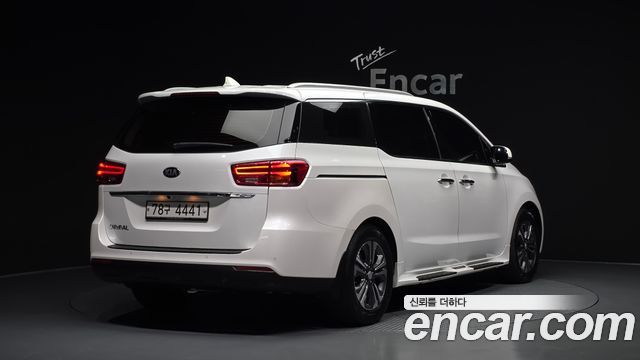 Kia Carnival из Кореи Encar