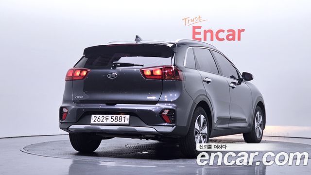 Kia Niro 1.6 HEV Luxury — пробег 44 605 км — фото 2 из 5