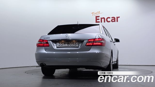 Mercedes-Benz E-Class E200 CGI Avantgarde — пробег 11 534 км — фото 4 из 5