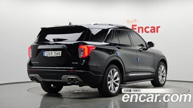 Ford Explorer 3.0 Platinum 4WD — пробег 60 877 км — фото 2 из 5