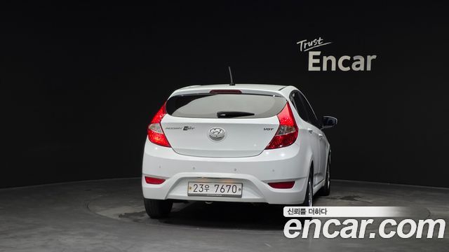 Hyundai Accent Diesel WIT 1.6 VGT Premier — пробег 111 530 км — фото 4 из 5