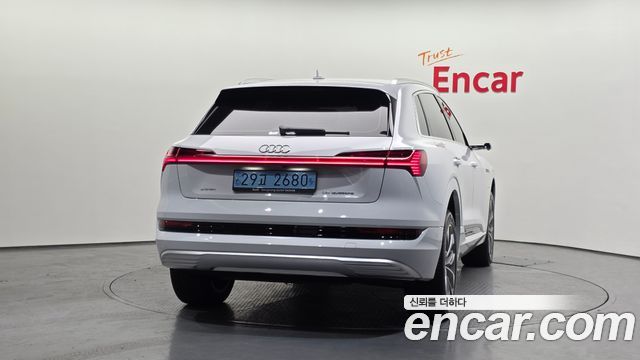 Audi e-tron из Кореи Encar