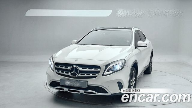 Mercedes-Benz GLA-Class GLA220 Premium — пробег 67 907 км — фото 1 из 5