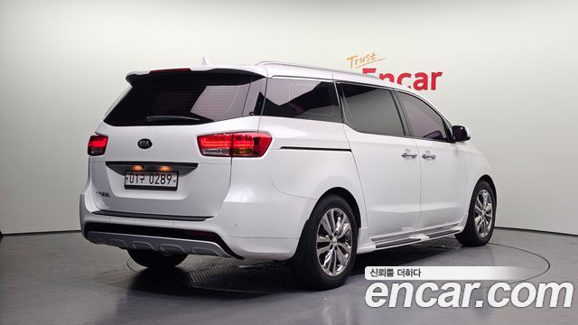 Kia Carnival из Кореи Encar
