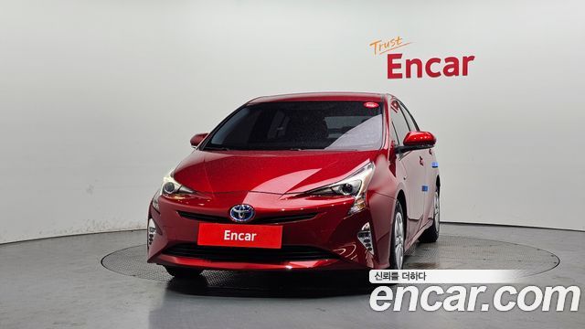 Toyota Prius 1.8 E — пробег 55 498 км — фото 3 из 5