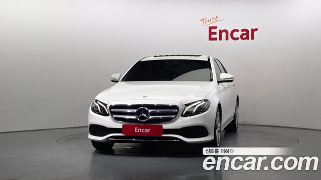 Mercedes-Benz E-Class E200 Avantgarde — пробег 44 725 км — фото 3 из 5