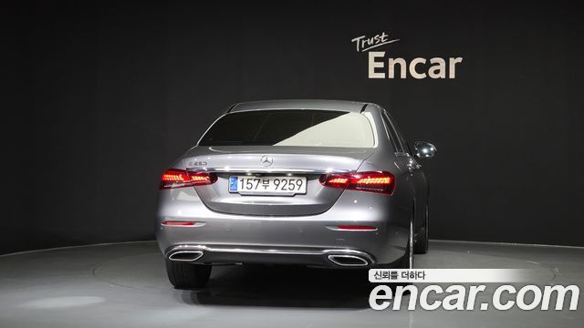 Mercedes-Benz E-Class из Кореи Encar