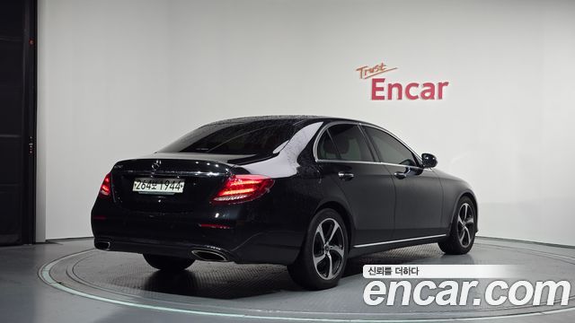 Mercedes-Benz E-Class из Кореи Encar