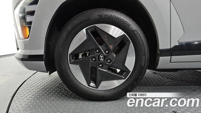 Hyundai Kona Long Range Premium — пробег 32 439 км — фото 5 из 5