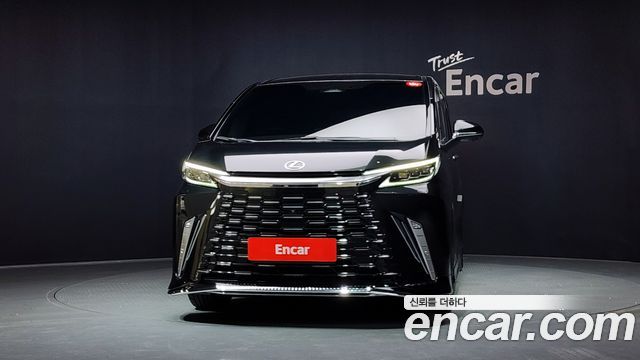 Lexus LM 500h Royal — пробег 17 711 км — фото 3 из 5